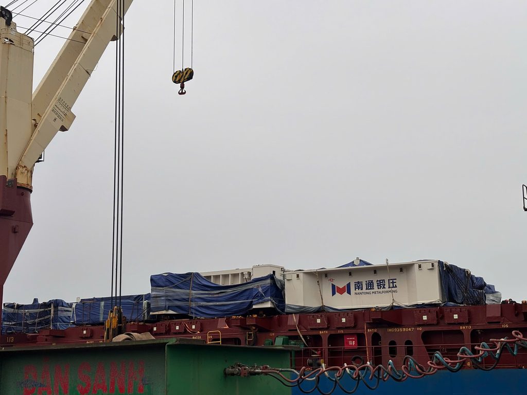 Nâng hạ kiện hàng 200 tấn cần xem xét những yếu tố nào?